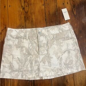 Hollister white camo mini skort